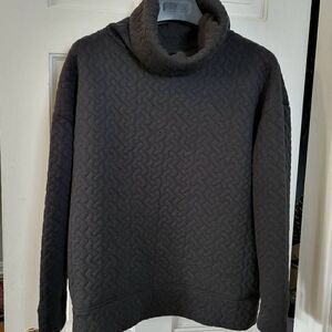 GapFit Quilted Pullover Top